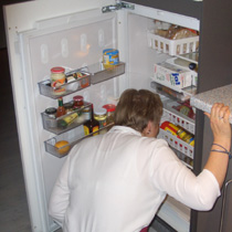 Julia und Kühlschrank